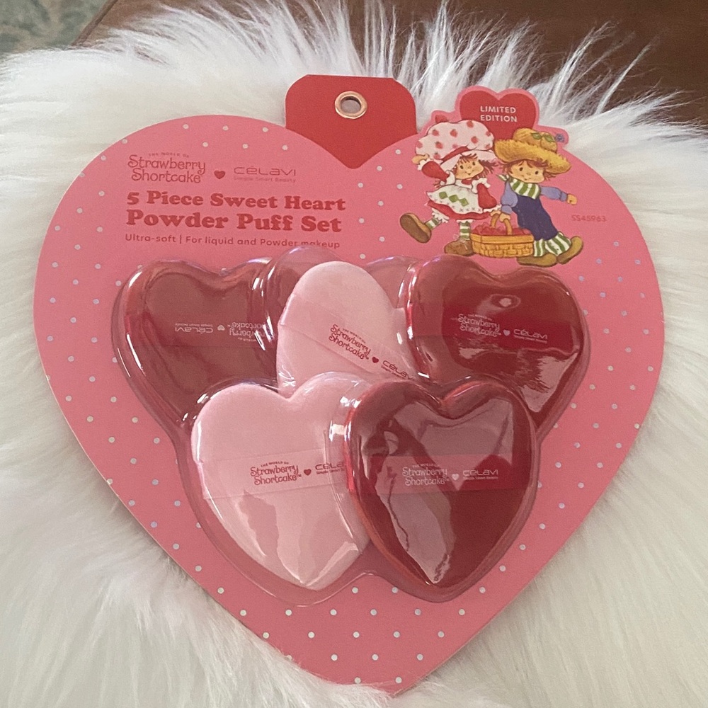Strawberry Shortcake 5-Piece Heart Powder Puff Set - Pink & Red - Picture 2 of 3